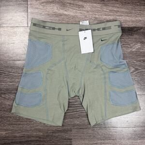 Nike Tech Men's Dri-FIT Base Layer Short Light Army Green Size Large IB1524-320